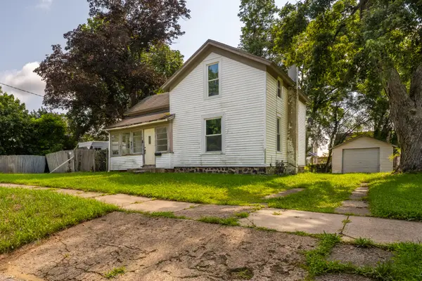 407 Michigan Avenue, Dowagiac, MI 49047