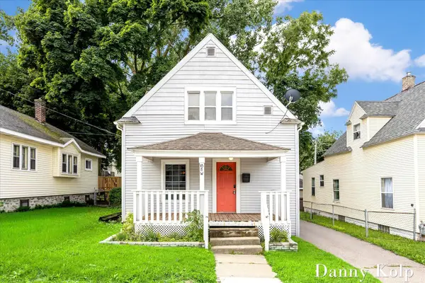 18 Ann Street Nw, Grand Rapids, MI 49505