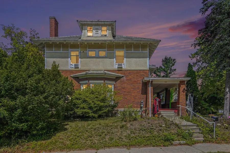 513 E Cass Street, Cadillac, MI 49601 - #2
