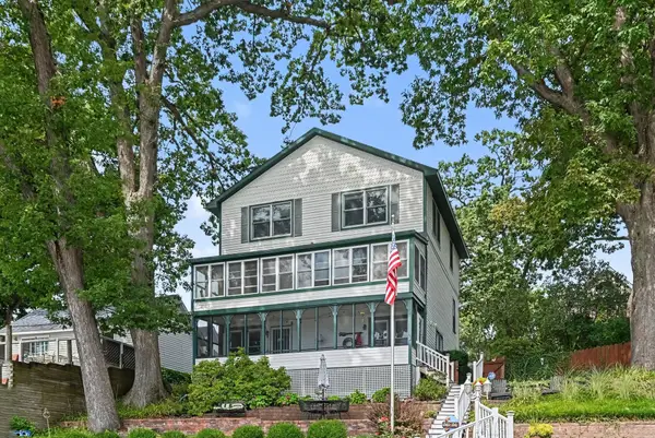 77 Park Avenue, South Haven, MI 49090