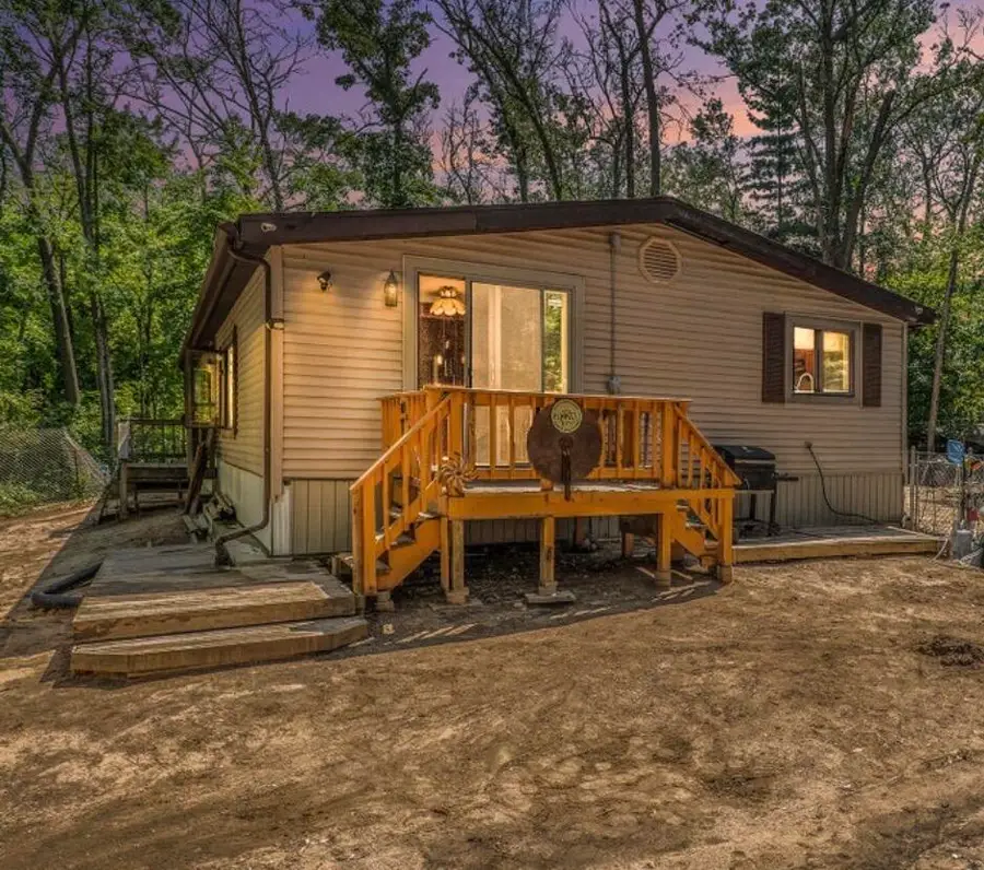 2421 N Gordon Avenue, White Cloud, MI 49349 - #2
