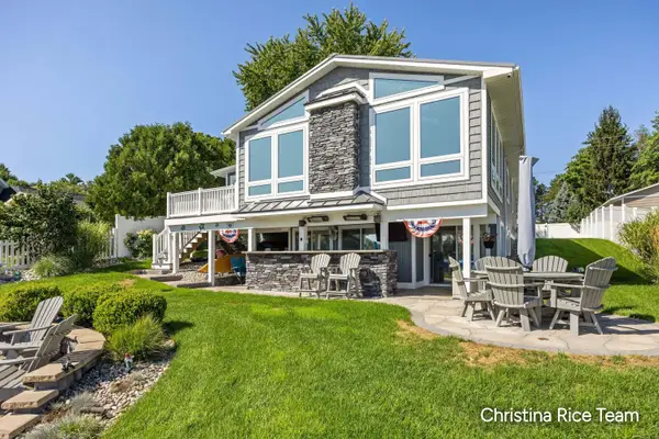 1644 N Lakeview Drive, Mears, MI 49436