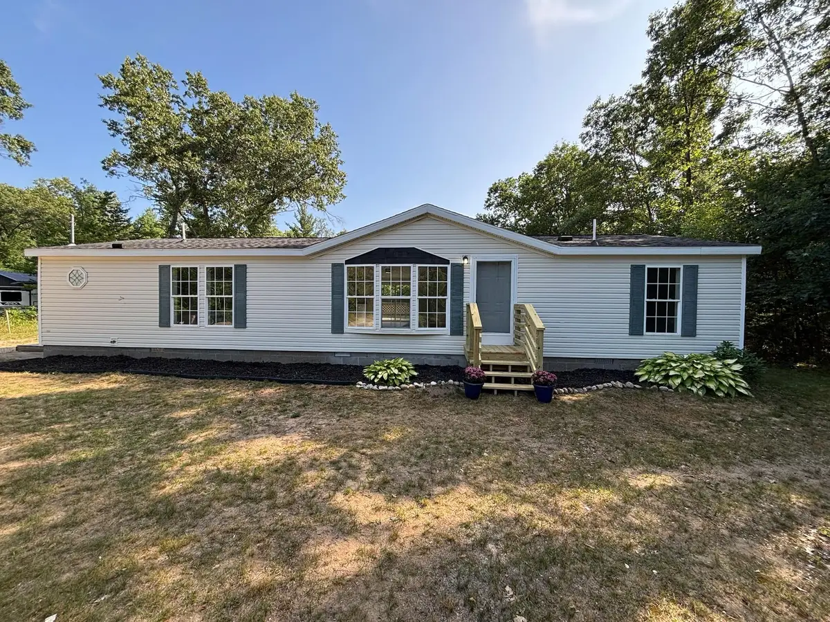 1495 W Lakewood Road, Whitehall, MI 49461 - #1