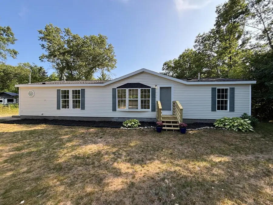 1495 W Lakewood Road, Whitehall, MI 49461 - #2