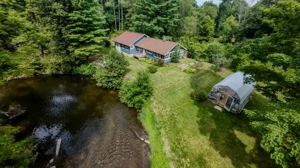 7140 N Amy School Road, Howard City, MI 49329