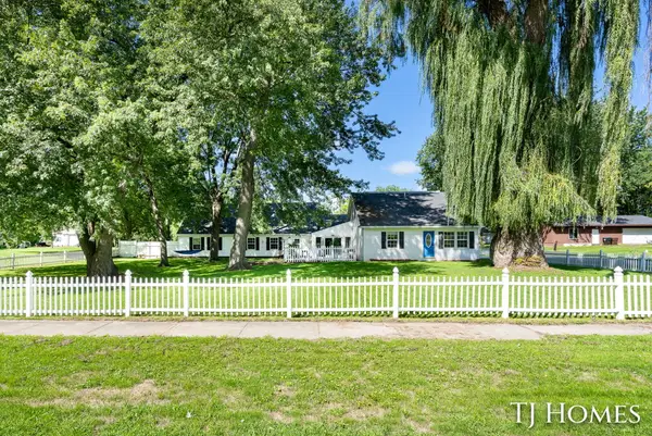 281 N Main Street, Casnovia, MI 49318