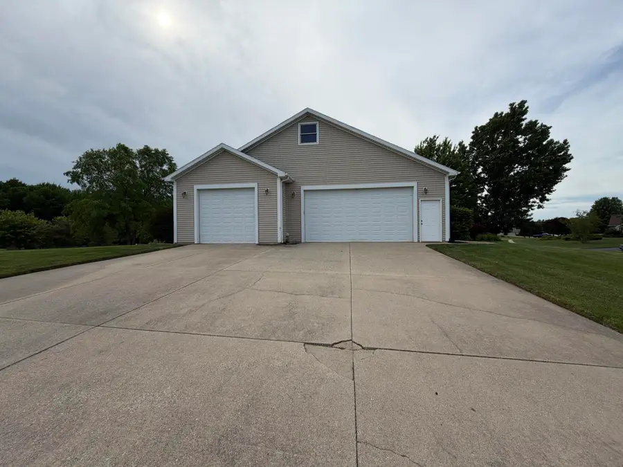 7809 Golf Meadows Drive Se, Caledonia, MI 49316 - #3