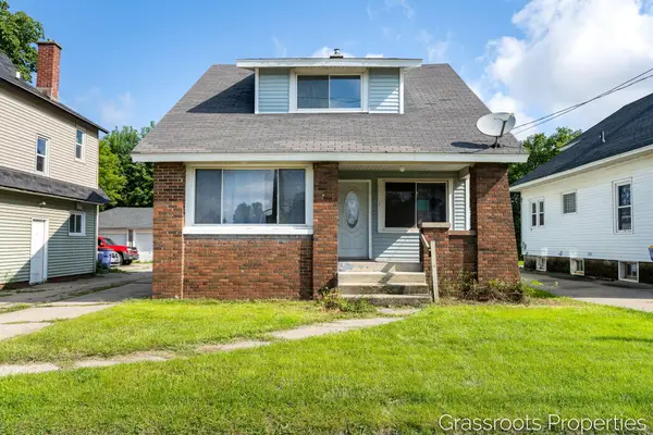 1109 Fulton Street W, Grand Rapids, MI 49504