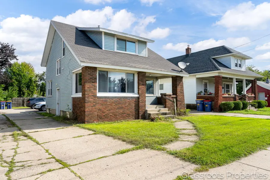1109 Fulton Street W, Grand Rapids, MI 49504 - #2