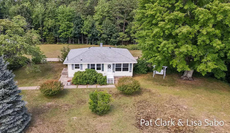 15775 Lincoln Street, Grand Haven, MI 49417 - #2
