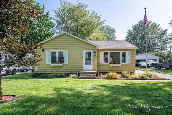 712 River Street, Spring Lake, MI 49456