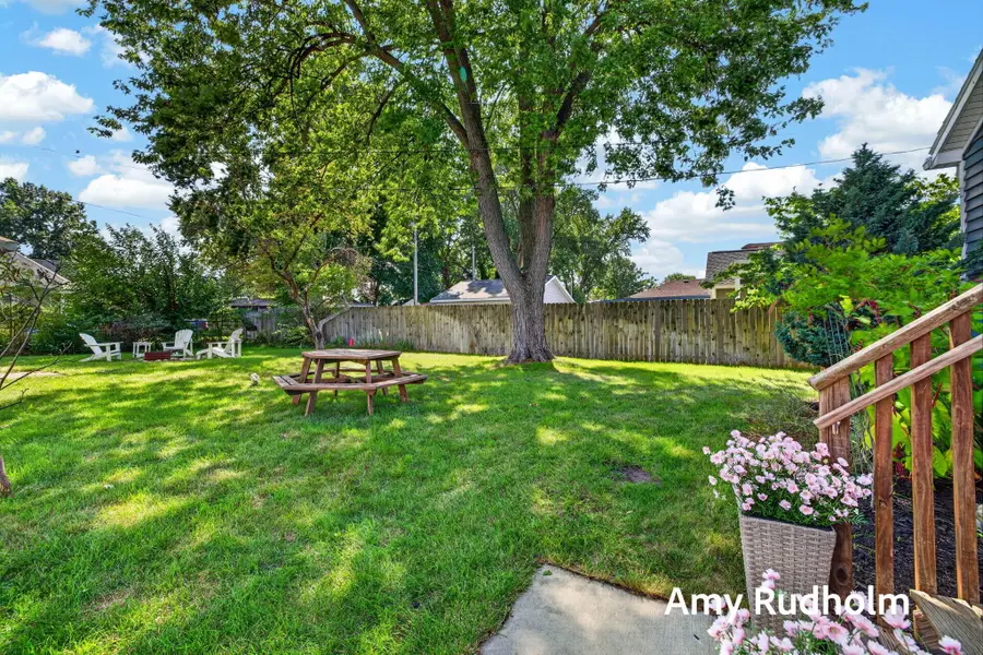 532 Jackson Avenue, Grand Haven, MI 49417 - #2