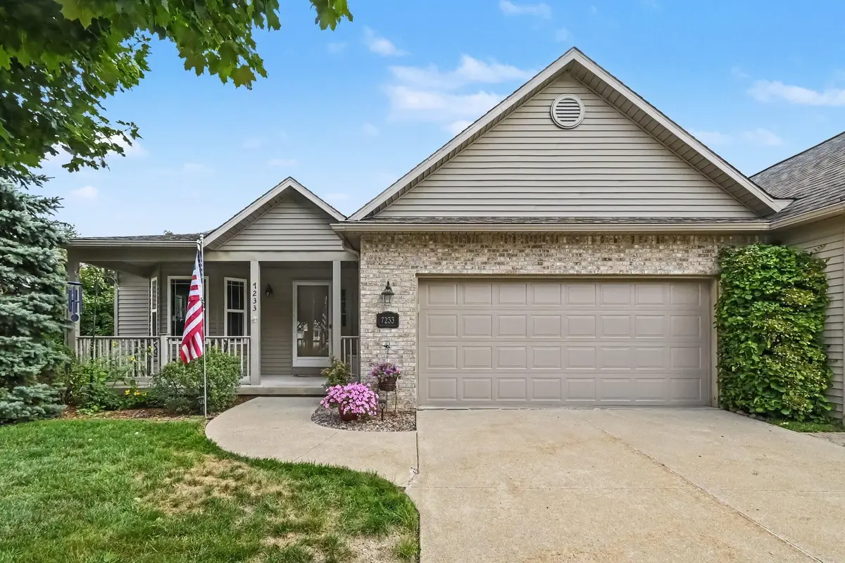 7233 Maplecrest Circle, Swartz Creek, MI 48473 - #1