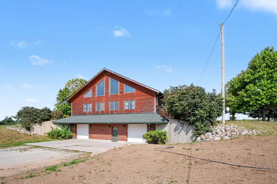 332 N Warner Avenue, Fremont, MI 49412 - #3