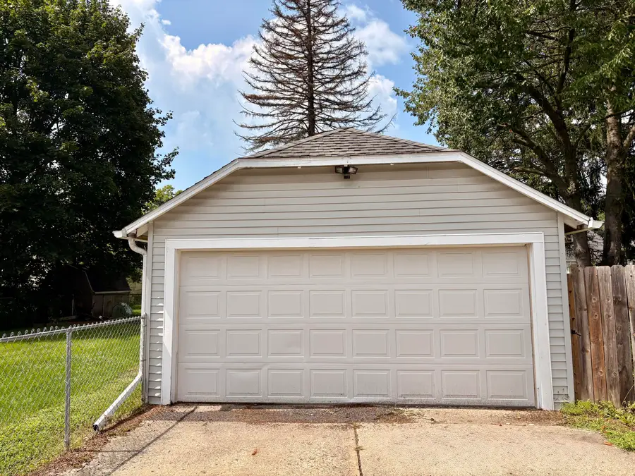 602 Seventh Street, Jackson, MI 49203 - #2