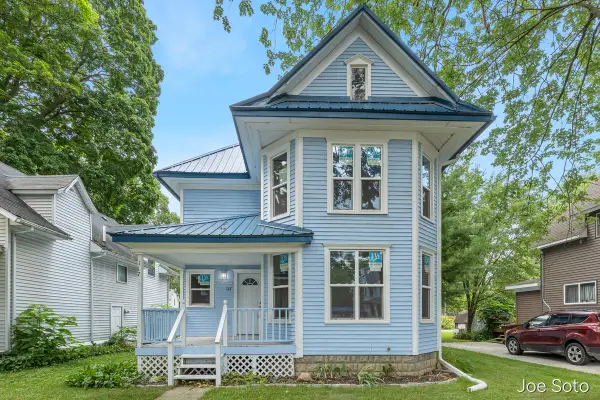 117 E Wright Avenue, Shepherd, MI 48883