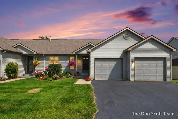 210 Heatherview Street Nw, Sparta, MI 49345