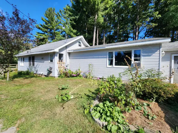 347 W Foss Avenue, White Cloud, MI 49349