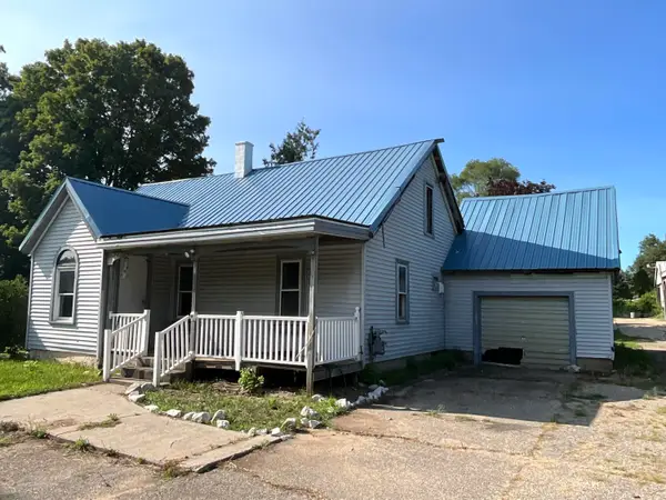 2031 10 Mile Road Ne, Comstock Park, MI 49321
