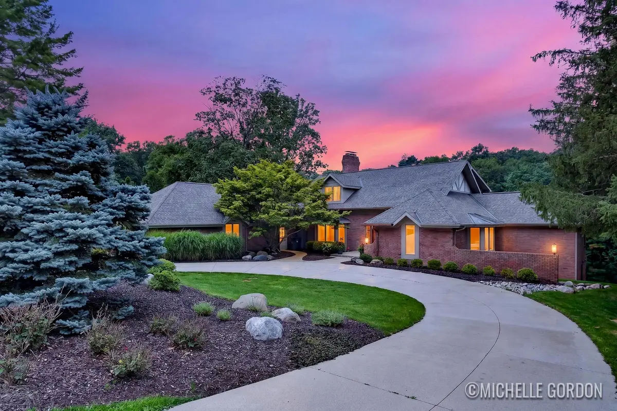 2465 Cascade Springs Drive Se, Grand Rapids, MI 49546 - #1