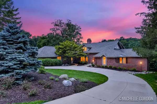 2465 Cascade Springs Drive Se, Grand Rapids, MI 49546