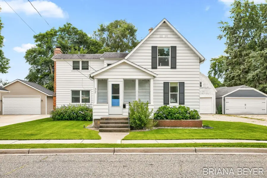 32 W Mckinley Avenue, Zeeland, MI 49464 - #3
