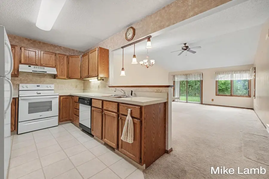 524 Laurie Drive Nw, Sparta, MI 49345 - #2