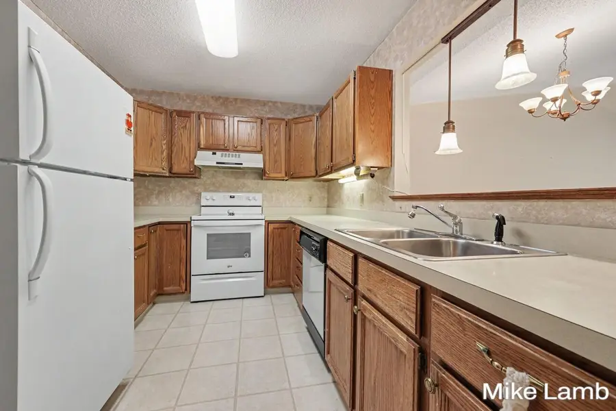 524 Laurie Drive Nw, Sparta, MI 49345 - #3