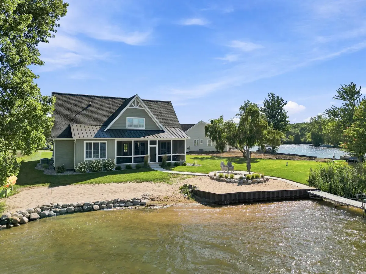 1019 Peninsula Drive, Lake Isabella, MI 48893 - #1