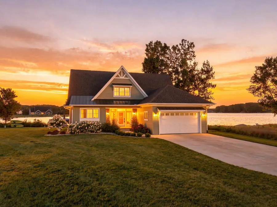 1019 Peninsula Drive, Lake Isabella, MI 48893 - #3
