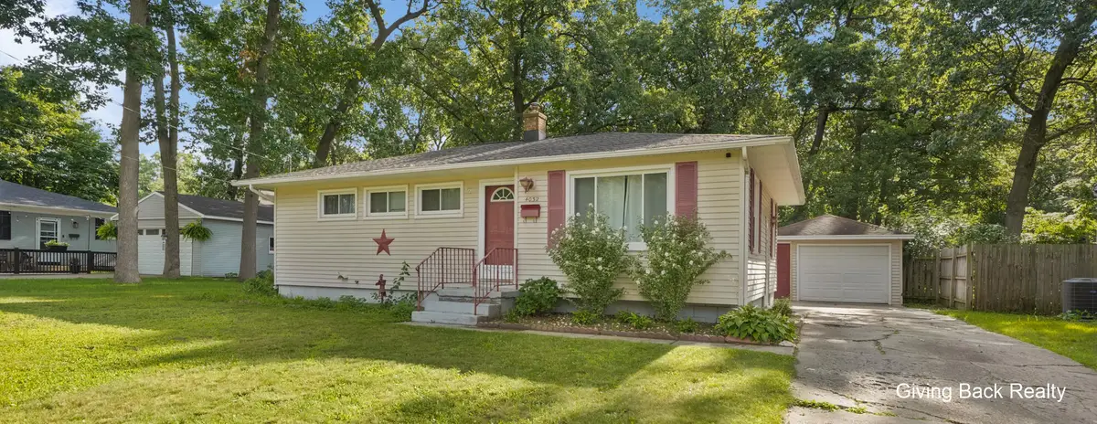 4032 Flamingo Avenue Sw, Wyoming, MI 49509 - #1