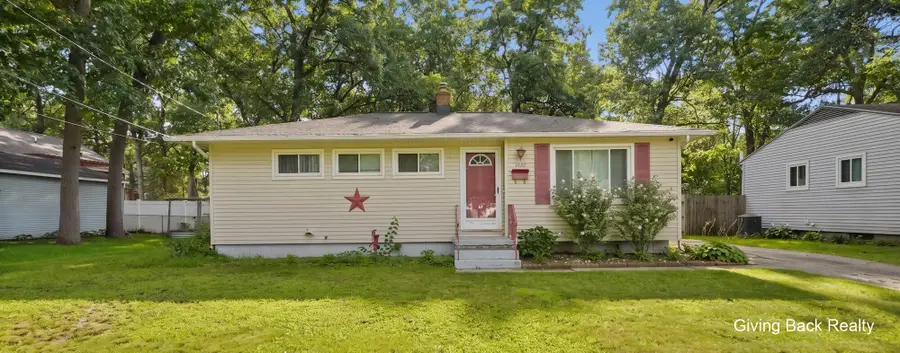 4032 Flamingo Avenue Sw, Wyoming, MI 49509 - #2