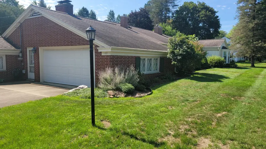 601 SE Manor Drive, Albion, MI 49224 - #2