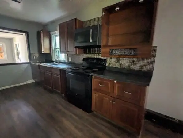 1527 Robertson Avenue, Lansing, MI 48915 - #3