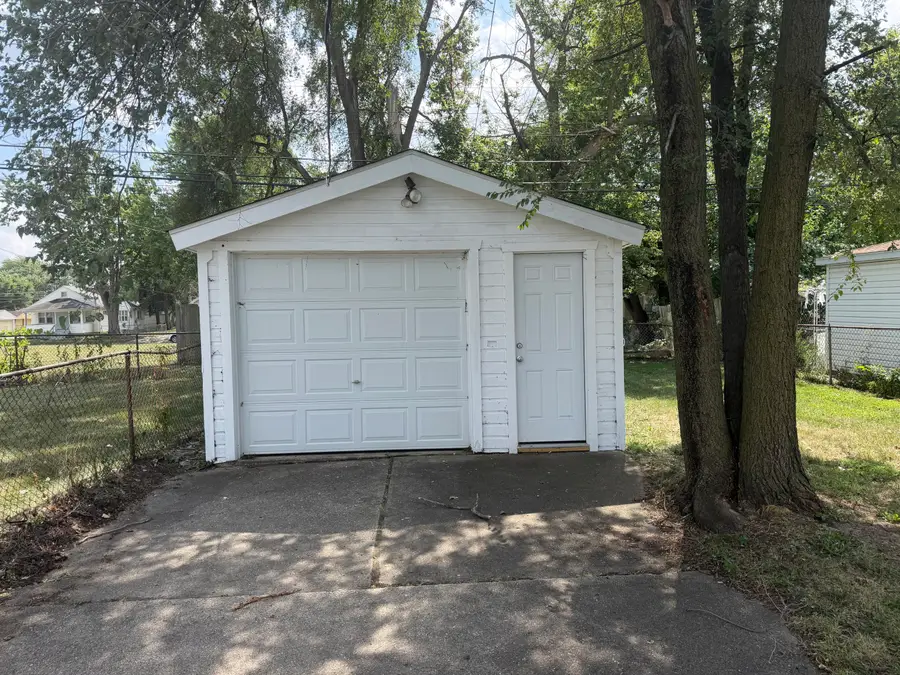 8144 Orchard Avenue, Warren, MI 48089 - #3