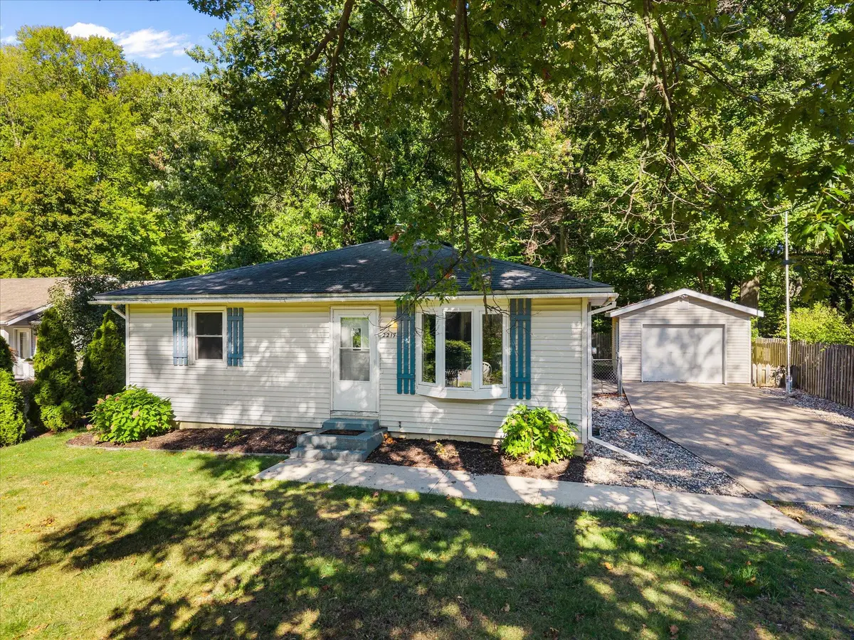 2217 W Lakewood Boulevard, Holland, MI 49424 - #1