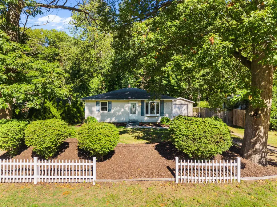 2217 W Lakewood Boulevard, Holland, MI 49424 - #2