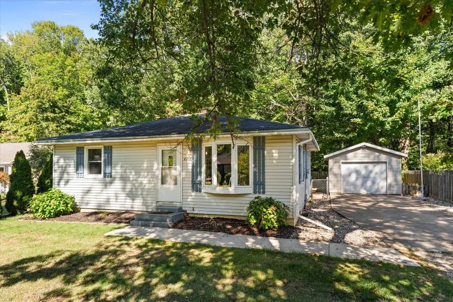 2217 W Lakewood Boulevard, Holland, MI 49424 - #3