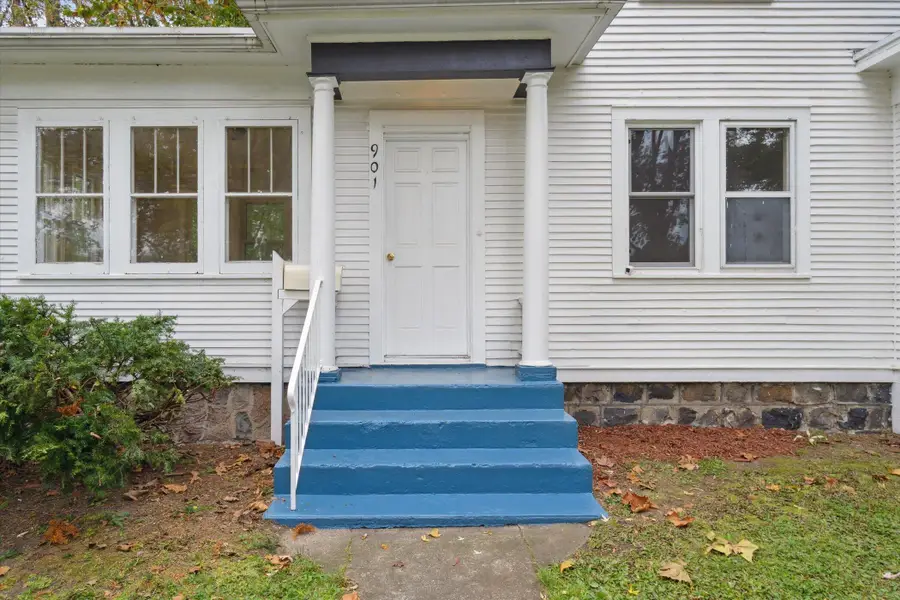 901 W Franklin Street, Jackson, MI 49203 - #3