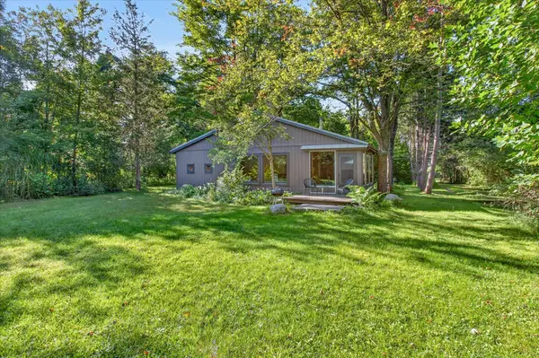 7841 W East Road, Three Oaks, MI 49128