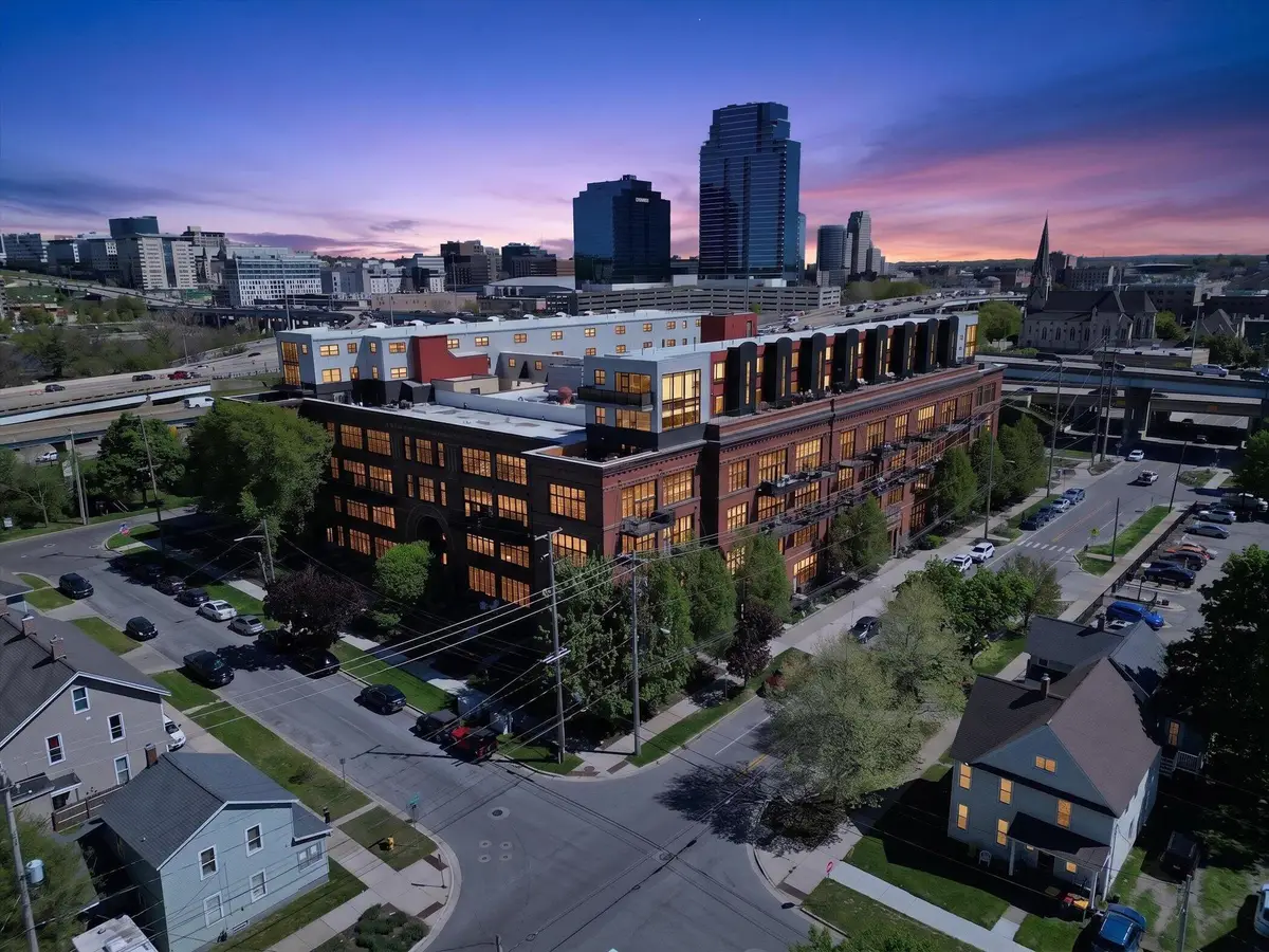 600 Broadway Avenue Nw #211, Grand Rapids, MI 49504 - #1