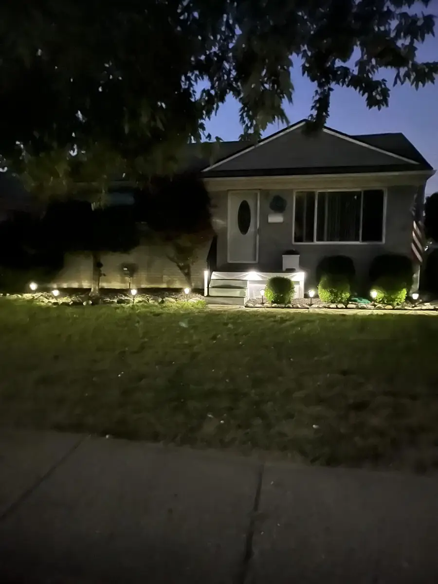24252 Johnston Avenue, Eastpointe, MI 48021 - #2