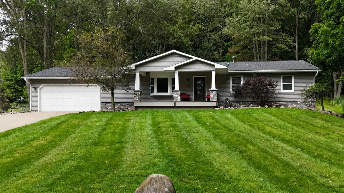134 Pinecrest Drive, Jonesville, MI 49250 - #1