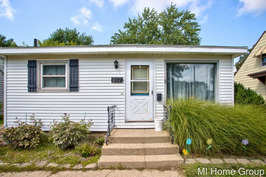 317 W 28th Street, Holland, MI 49423 - #2