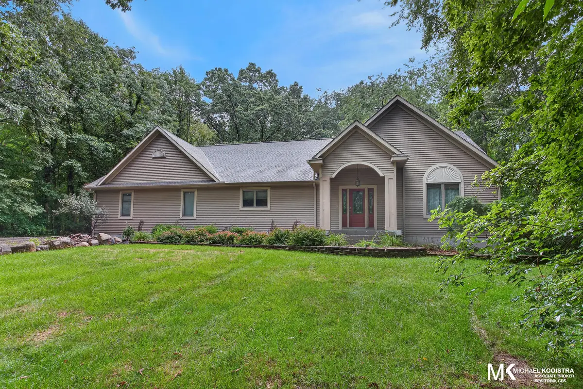 26 Flat River Drive Se, Lowell, MI 49331 - #1