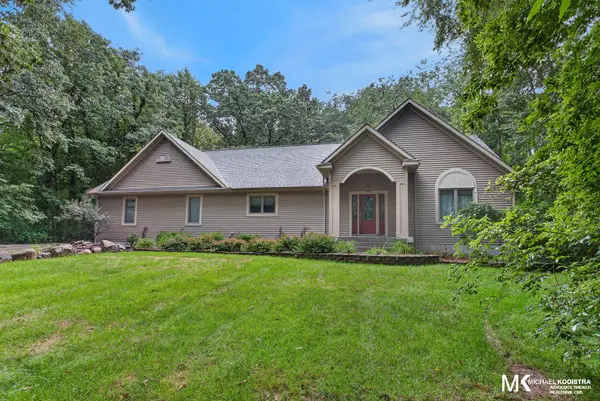 26 Flat River Drive Se, Lowell, MI 49331