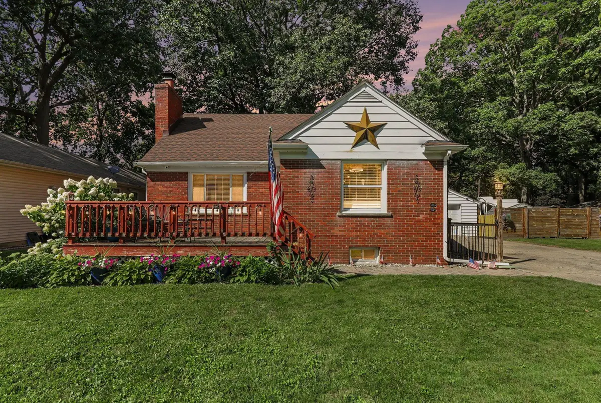 3620 Fort Drive, Waterford, MI 48328 - #1