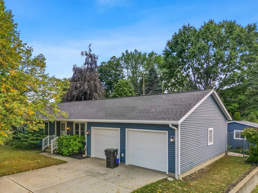 716 Valley Avenue, Fremont, MI 49412 - #2