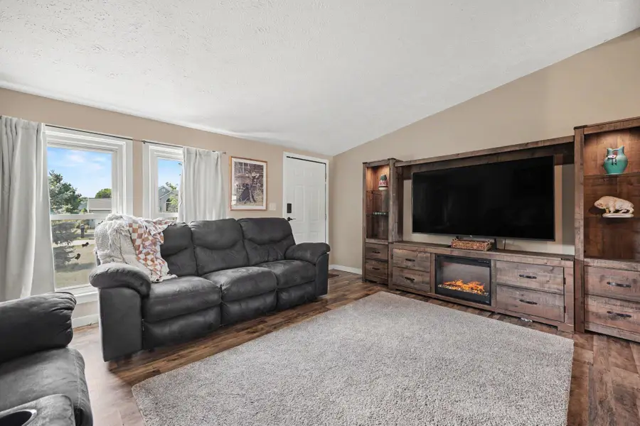 611 Locust Street, Howard City, MI 49329 - #3