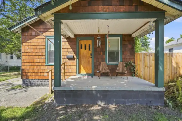326 W Robert Avenue, Hazel Park, MI 48030